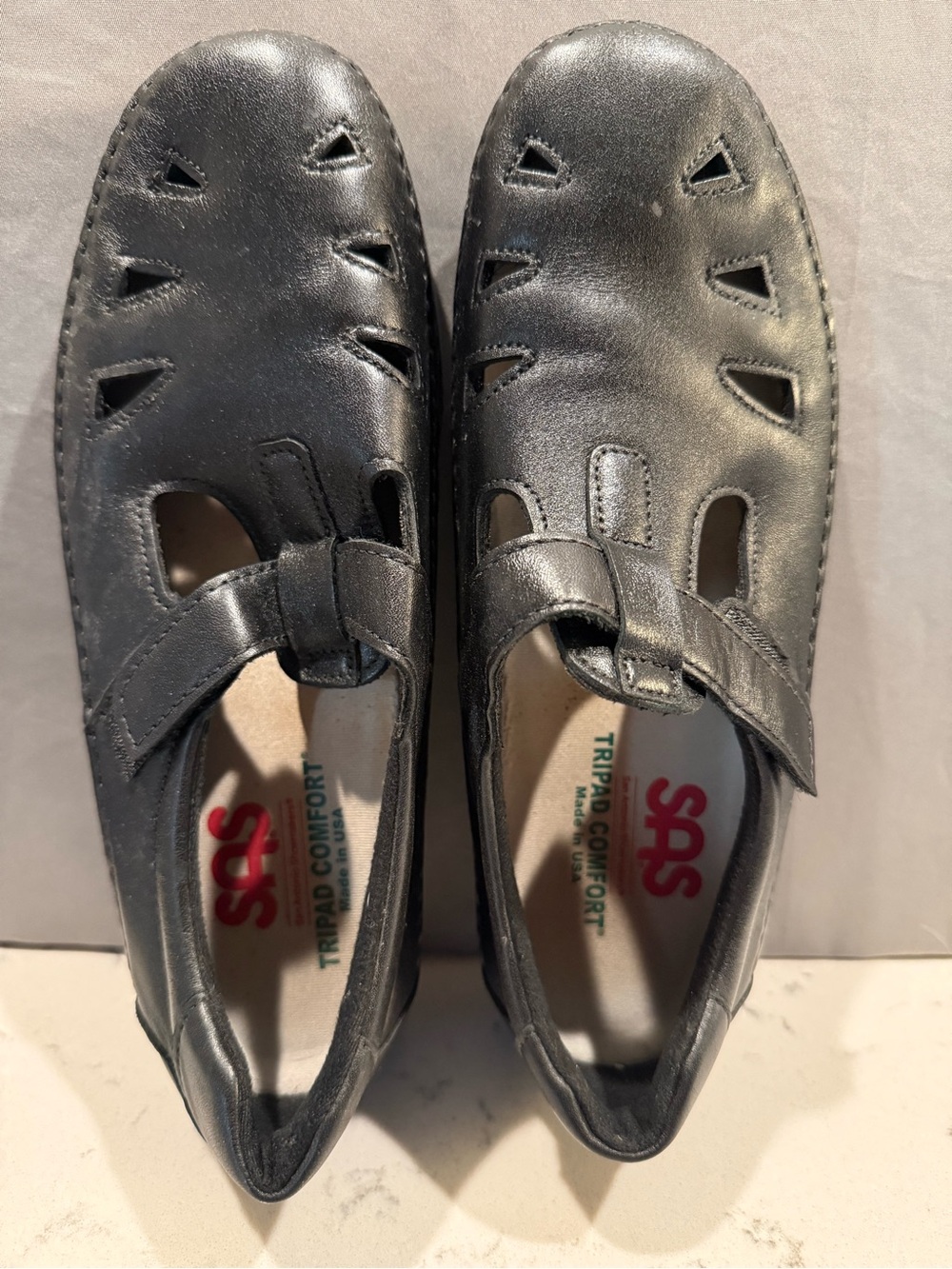 SAS Black Leather Men's Comfort Sandals with Cutout Design